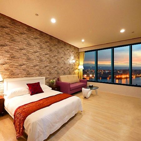 85 Season Apartment Kaohsiung Luaran gambar