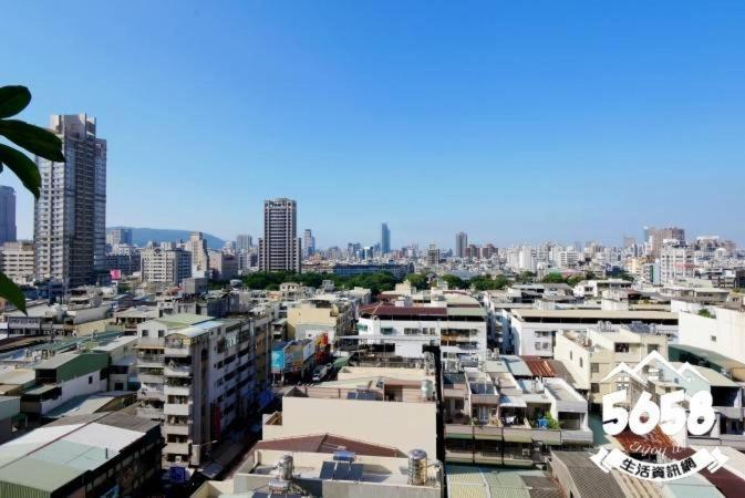 85 Season Apartment Kaohsiung Luaran gambar